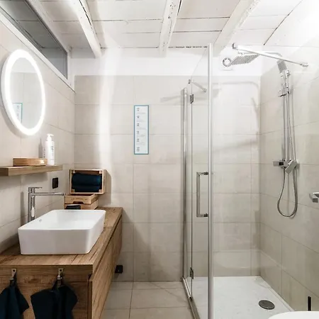 Fontana - By Myhomeincomo コモ